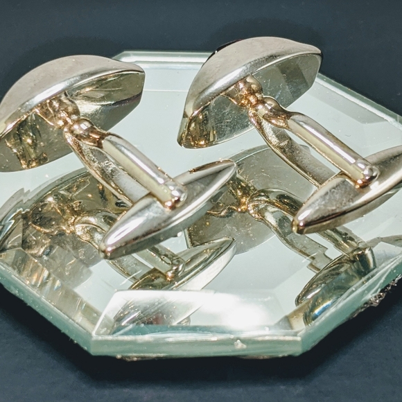 Classy Men's Purple Cufflinks - Picture 3 of 6